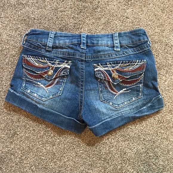 Closet clear out - Picture 5 of 8